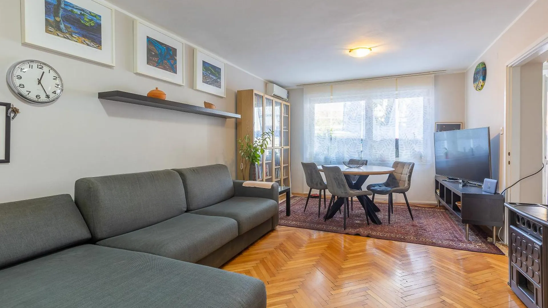 Manu Apartment Pula 0*,