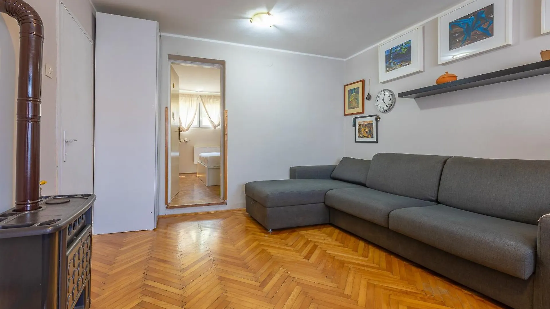 Manu Apartment Pula 0*,  Croatia